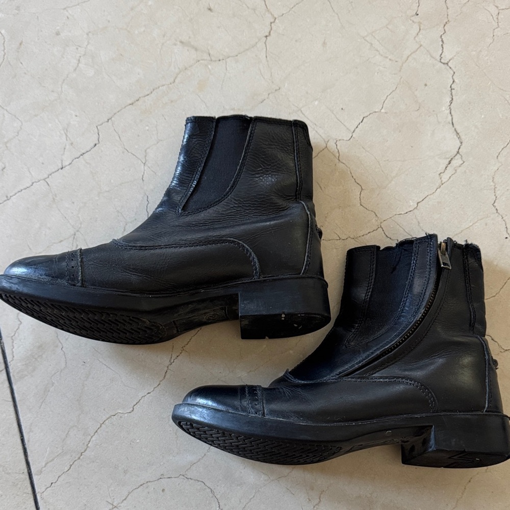 Kids’s Black Leather Ankle Boots